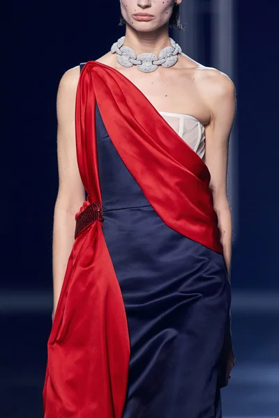 Look 60